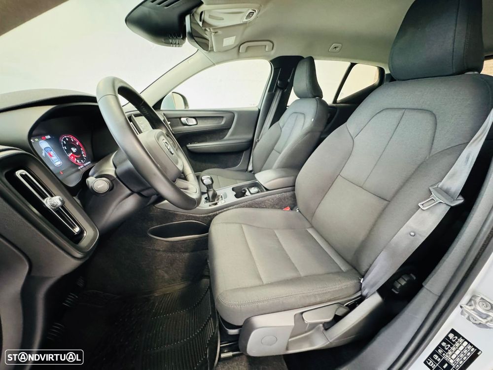 Volvo XC 40 1.5 T3 Momentum Plus - 28