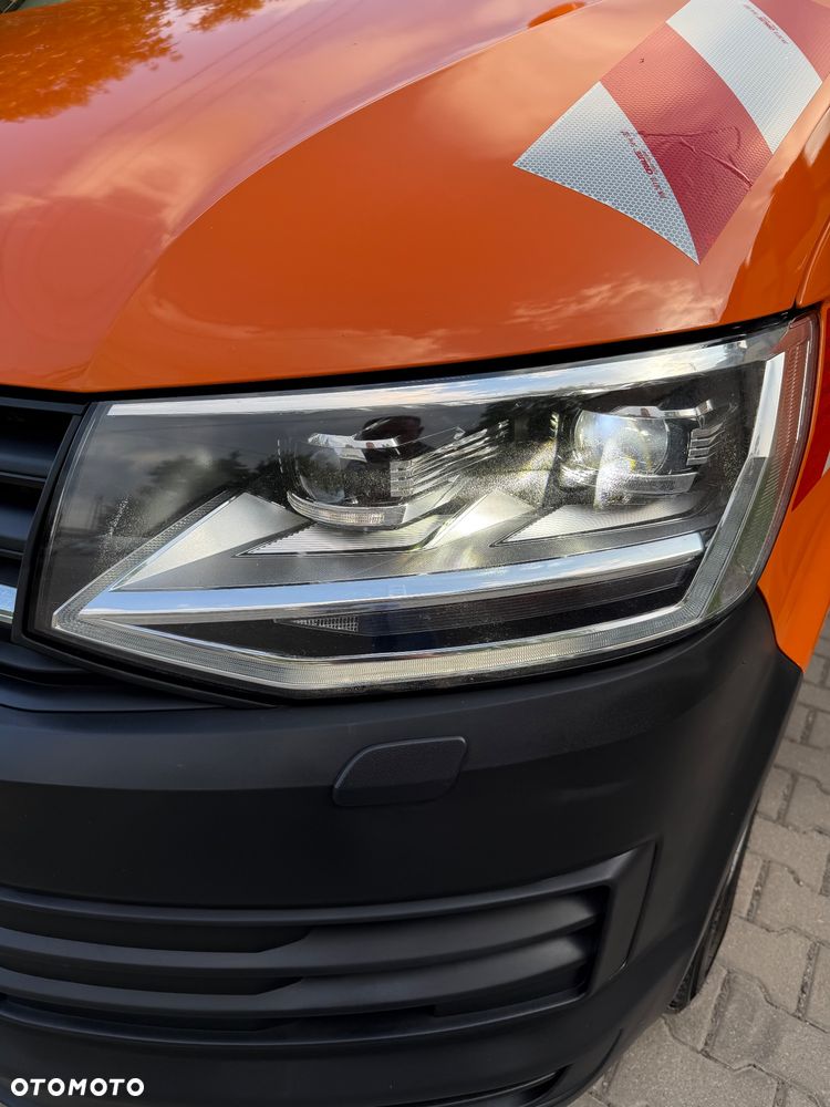 Volkswagen Transporter - 28