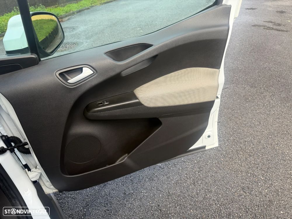 Ford Tourneo Courier 1.0 EcoBoost Titanium - 14