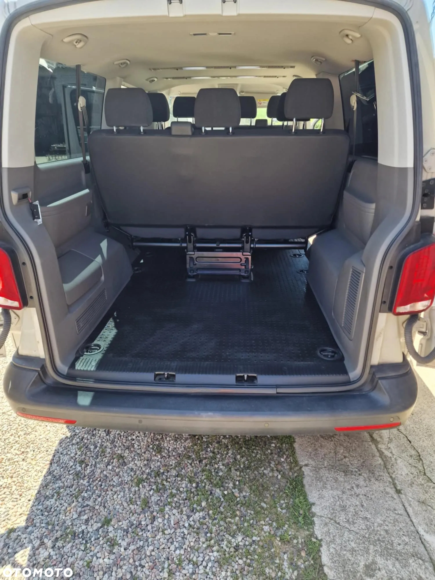 Volkswagen Caravelle - 5