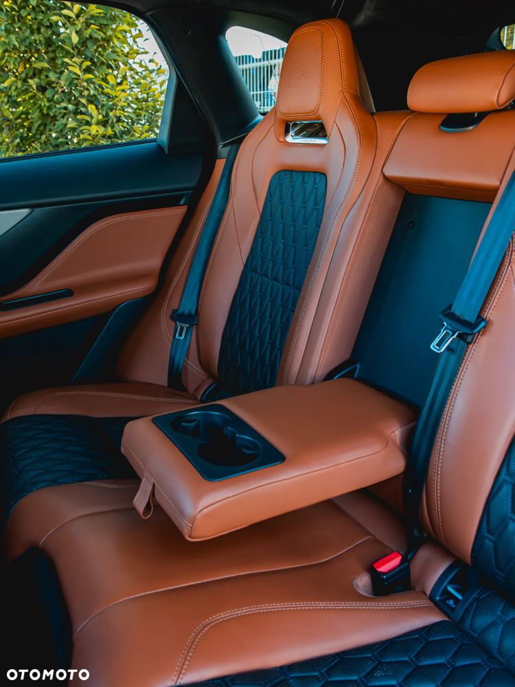 Jaguar F-Pace 5.0 V8 S/C AWD SVR - 36