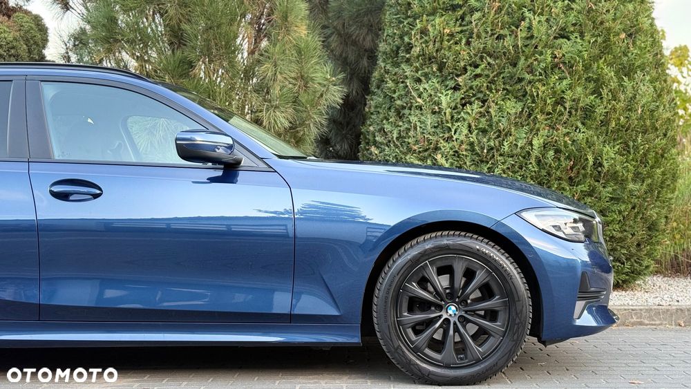 BMW Seria 3 318i - 13
