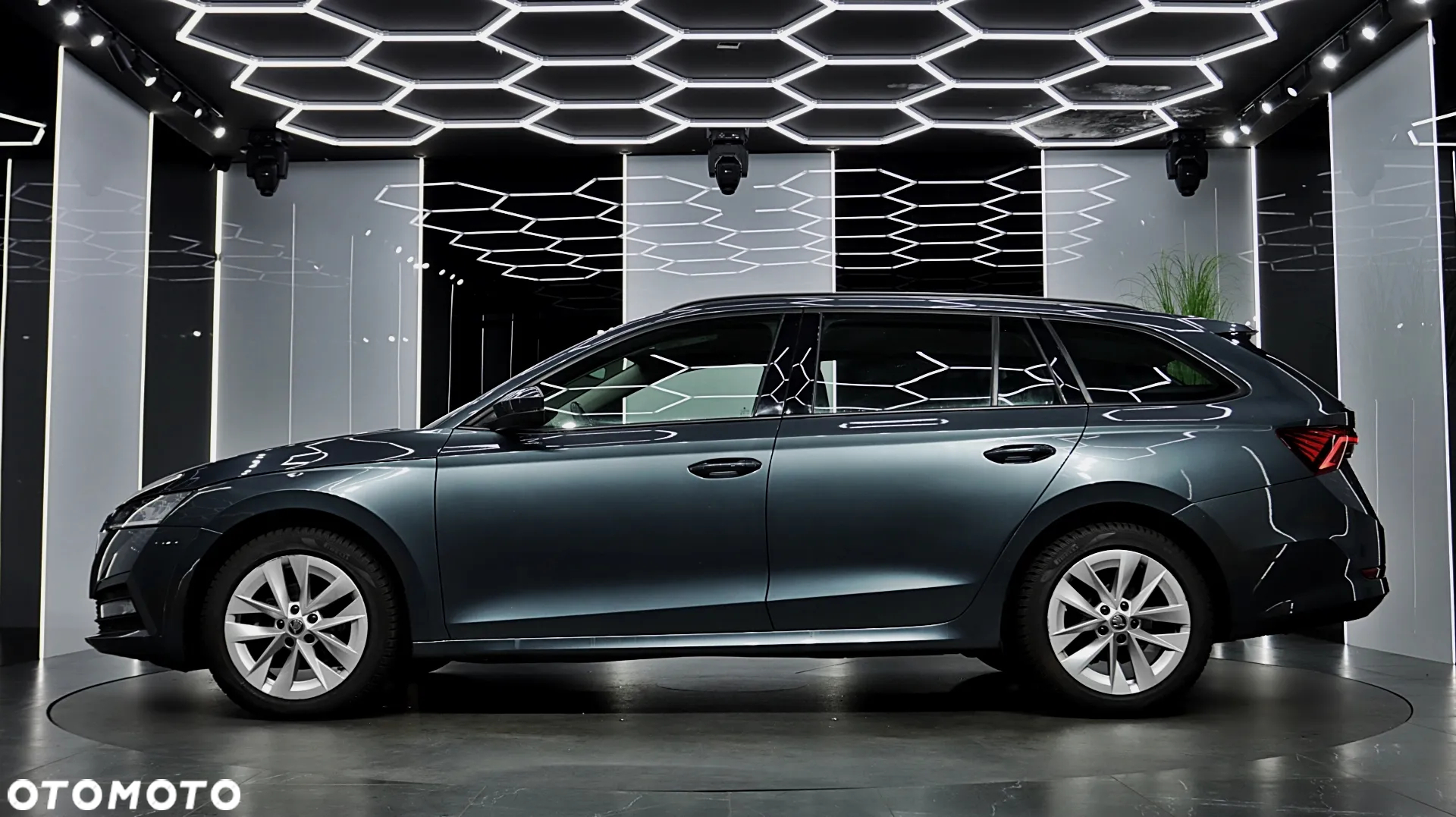 Skoda Octavia 2.0 TDI Ambition DSG - 4