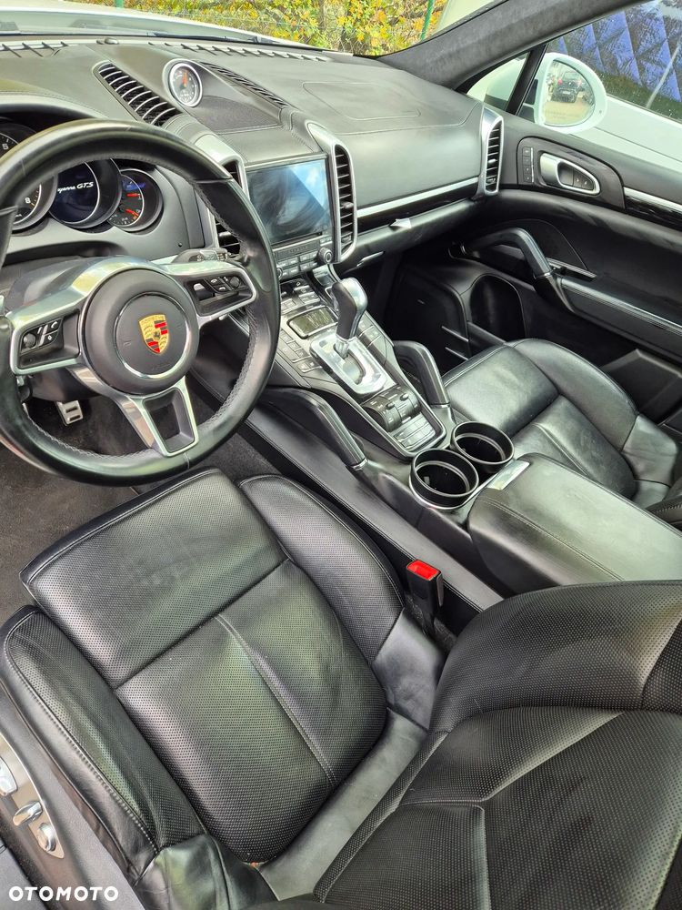 Porsche Cayenne - 15