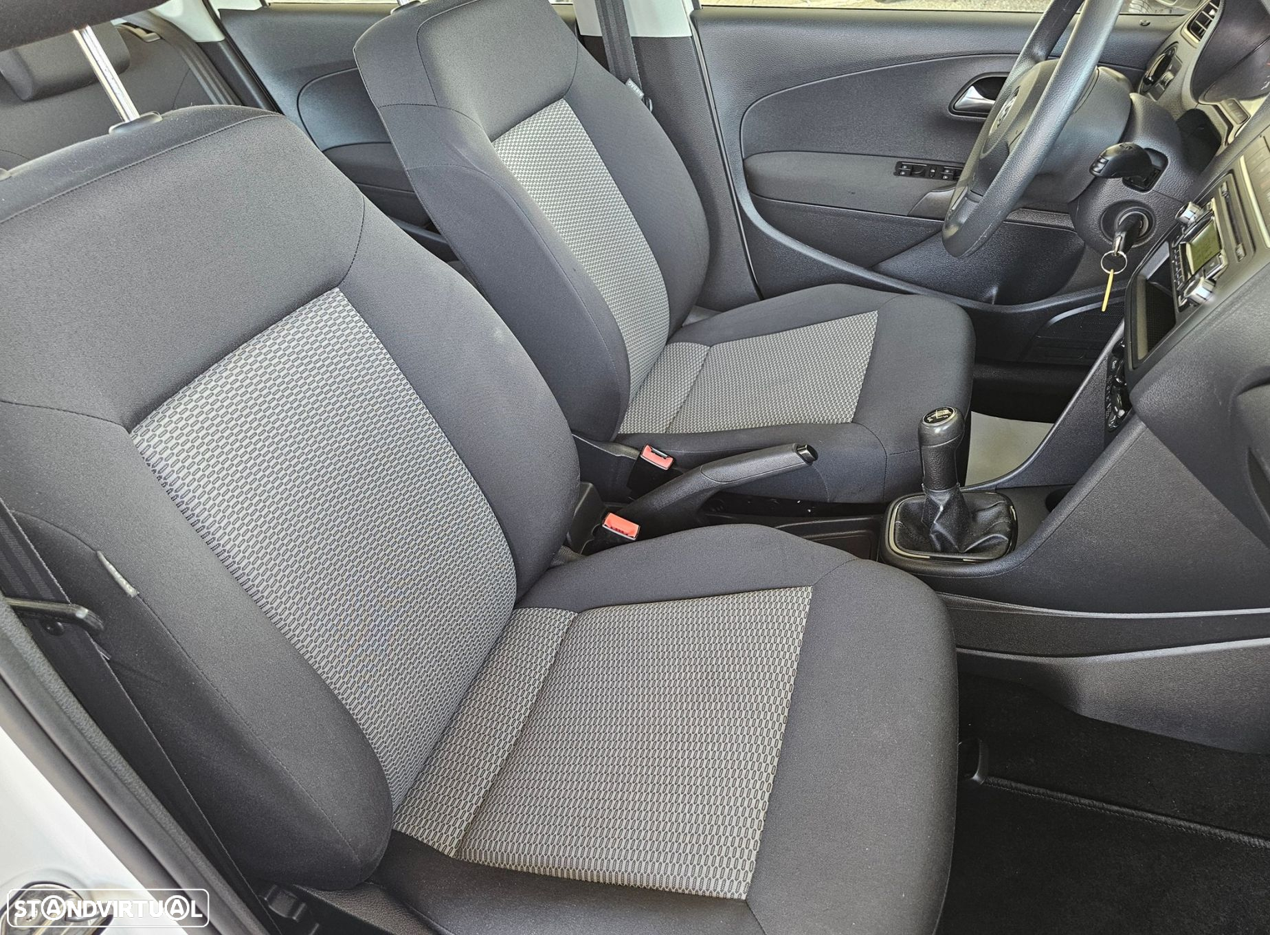 VW Polo 1.6 TDI Blue Motion Comfortline - 15