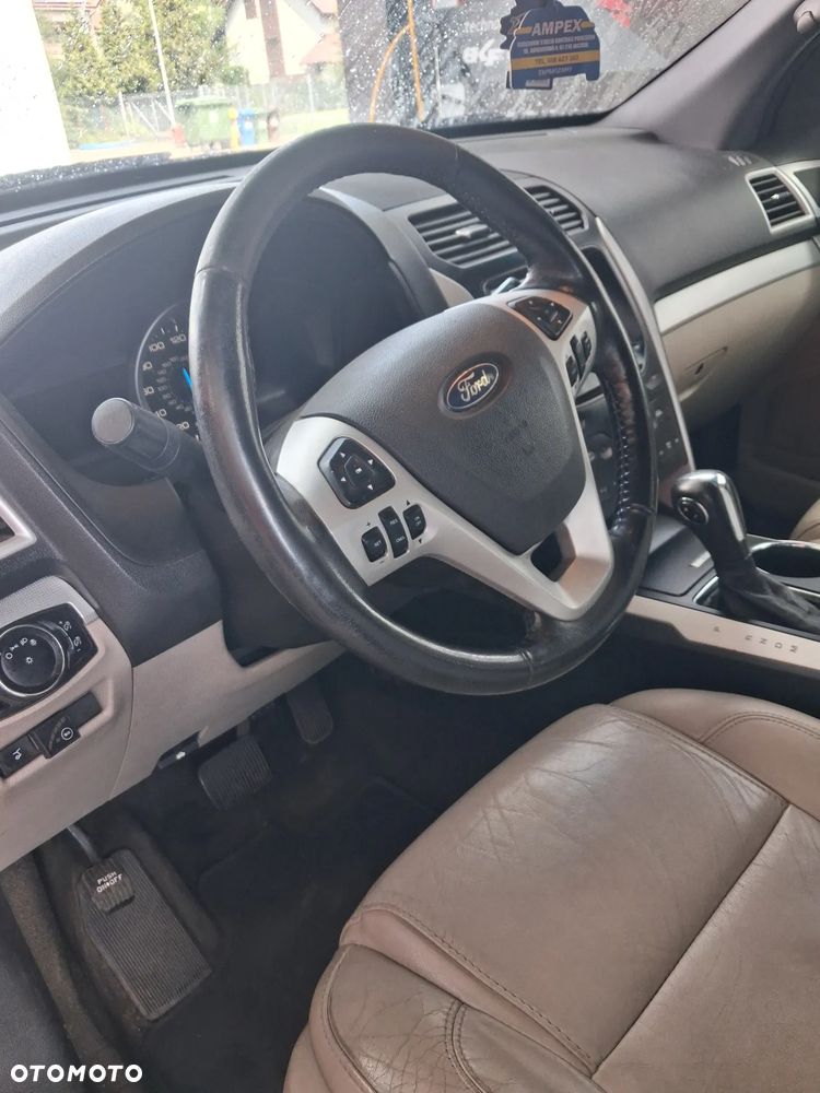 Ford Explorer - 10