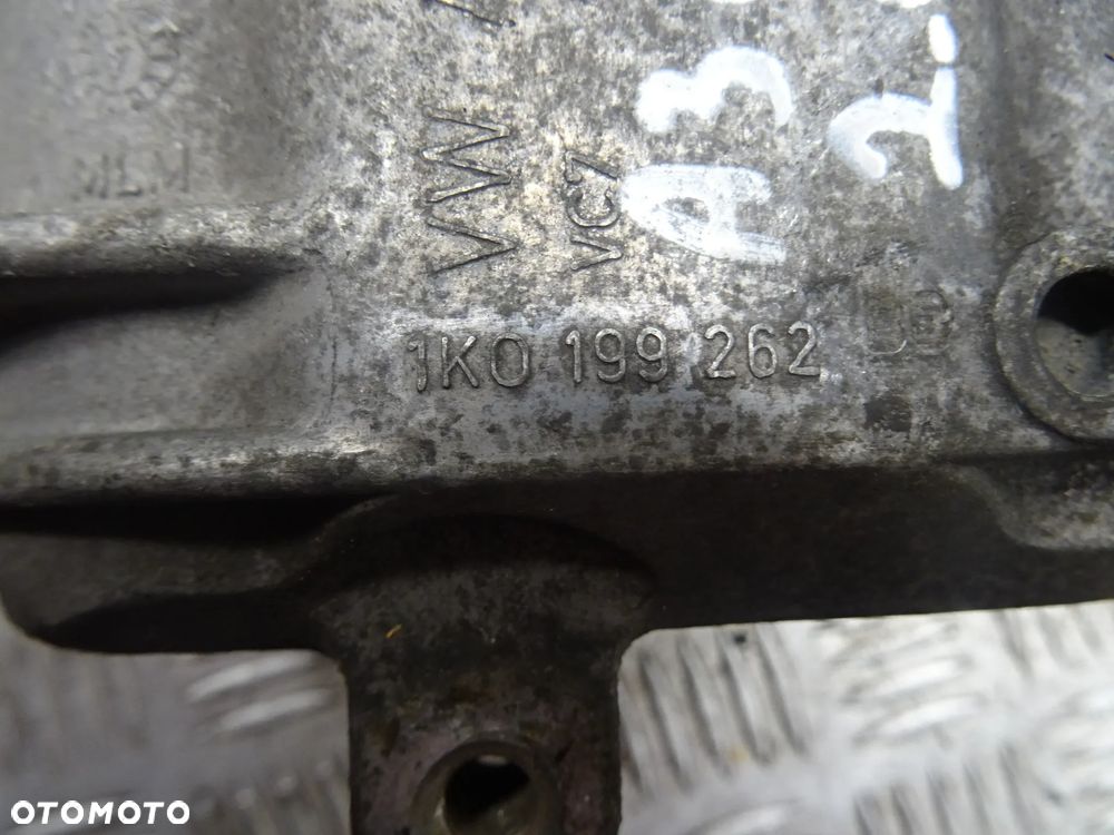 AUDI A3 8P 03-07 2.0 TDI ŁAPA PODUSZKA SILNIKA 1K0199262 - 7