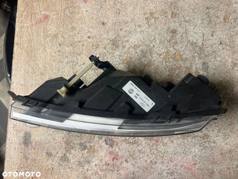 SKODA RAPID HALOGEN LEWY PRZÓD 5JA941699B - 2