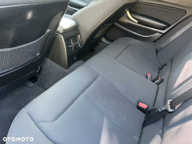 BMW Seria 1 118i Sport Line - 15