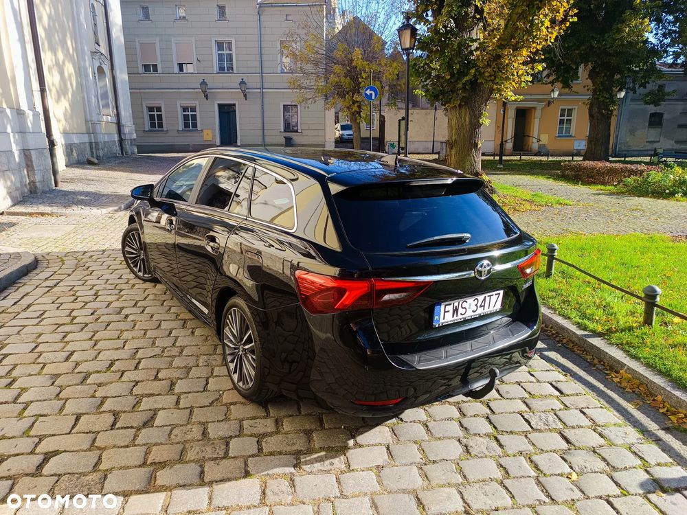 Toyota Avensis 1.8 Premium - 3