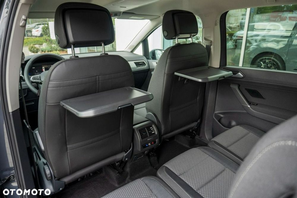Volkswagen Touran - 17
