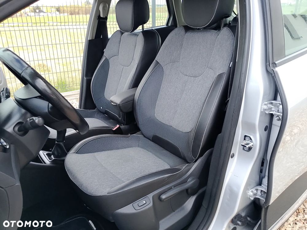 Renault Captur - 28