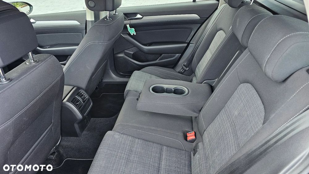 Volkswagen Passat Variant 2.0 TDI EVO Business DSG - 15