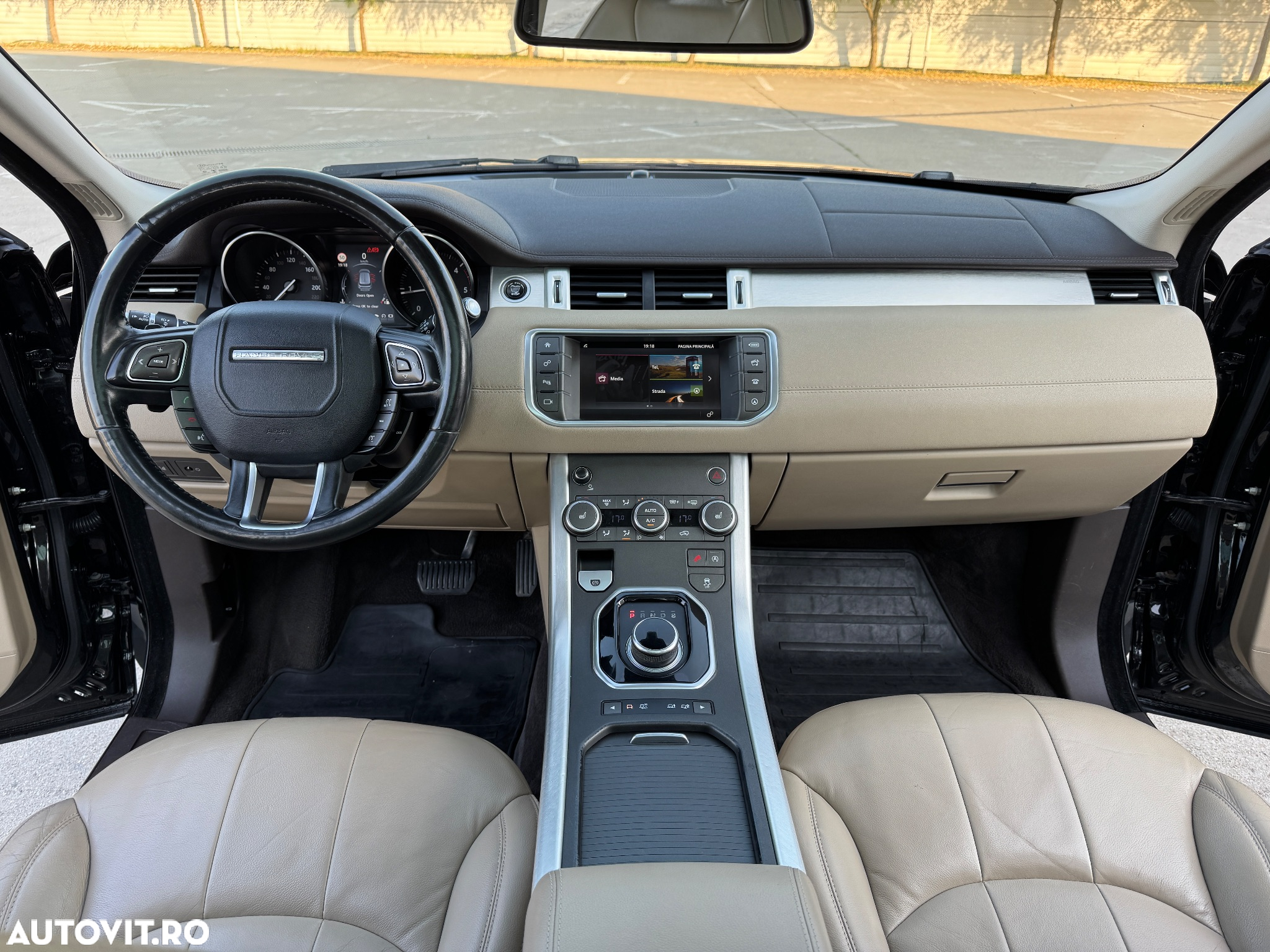 Land Rover Range Rover Evoque - 27