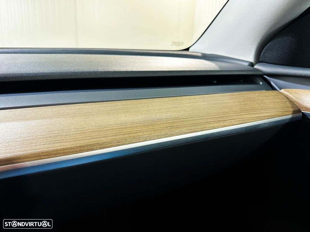 Tesla Model Y Standard - 32