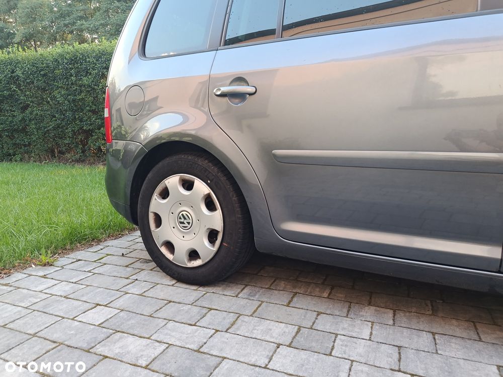 Volkswagen Touran - 5