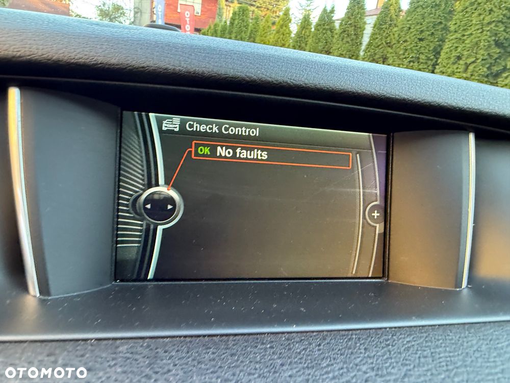 BMW X1 sDrive20d Sport Line - 38