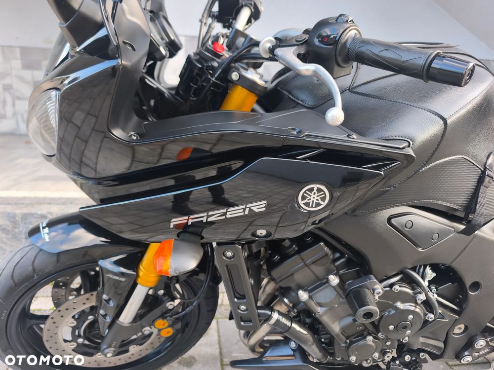 Yamaha FZ8 - 5