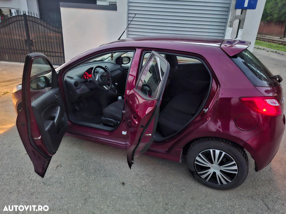 Mazda 2 1.6 MZ-CD Dynamic - 10