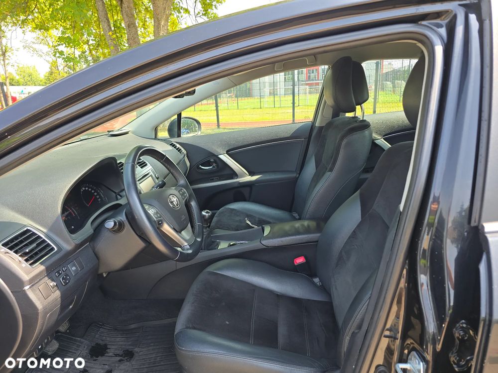 Toyota Avensis 2.0 Premium - 7