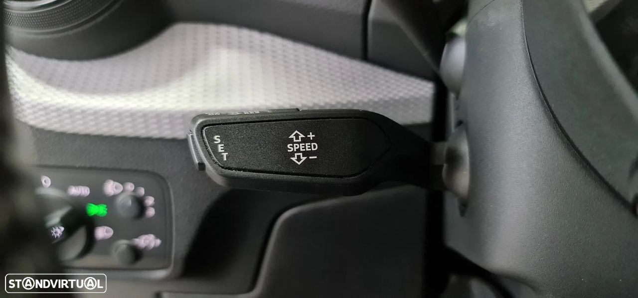 Audi Q2 1.6 TDI Design - 14