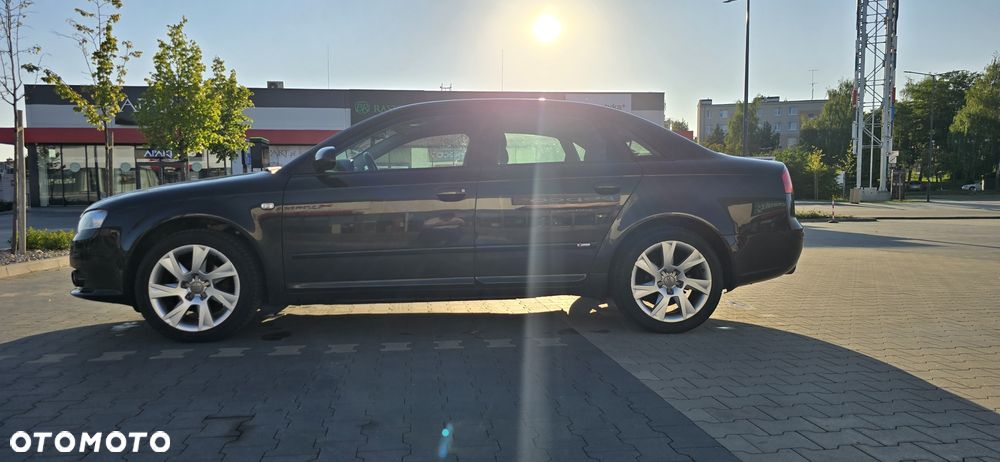 Audi A4 Limousine - 4