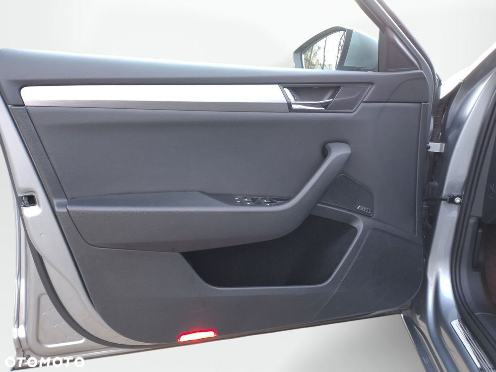 Skoda Superb 1.5 TSI Style DSG - 12