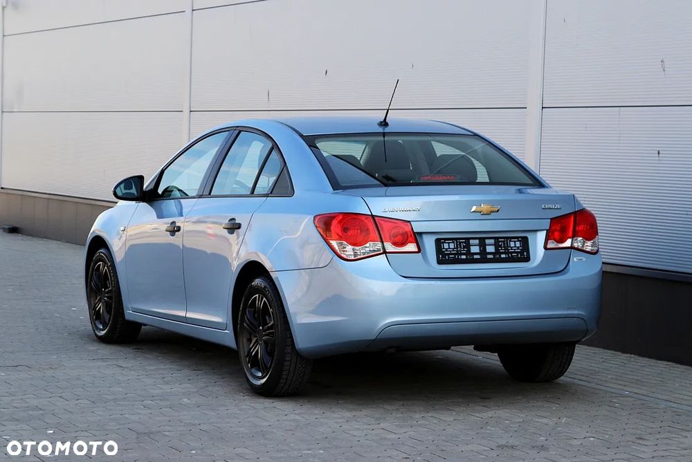 Chevrolet Cruze 1.6 LS+ - 6