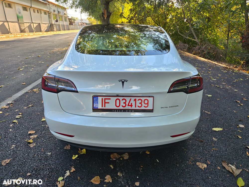 Tesla Model 3 Long Range - 3