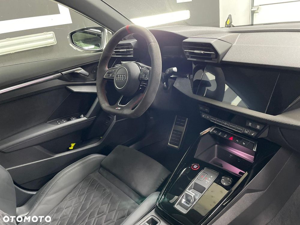 Audi RS3 Limousine - 6