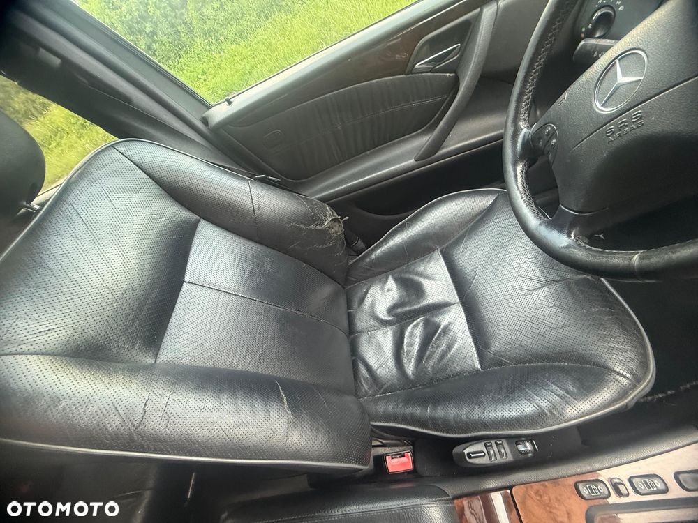 Mercedes-Benz Klasa E 320 T CDI Avantgarde - 12