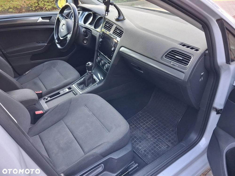 Volkswagen Golf 1.6 TDI BMT Comfortline - 11