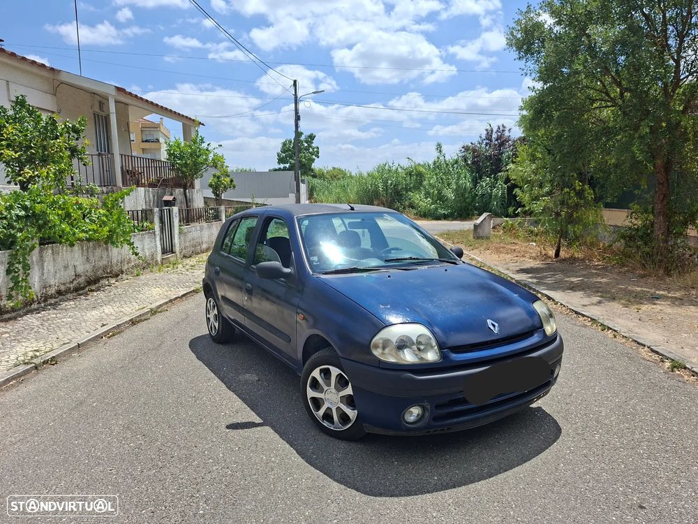 Renault Clio - 1