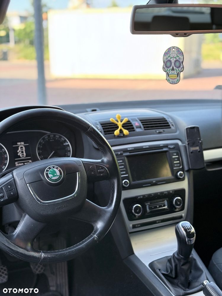 Skoda Octavia 2.0 TDI Ambiente - 6