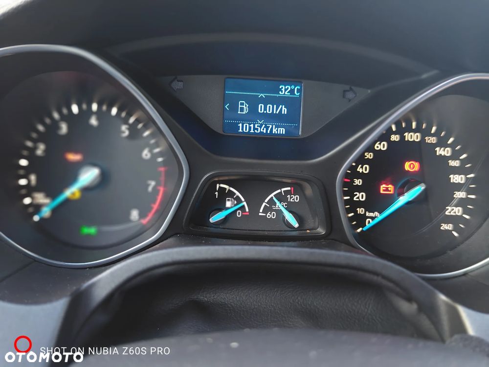 Ford Focus 1.6 SYNC Edition - 16