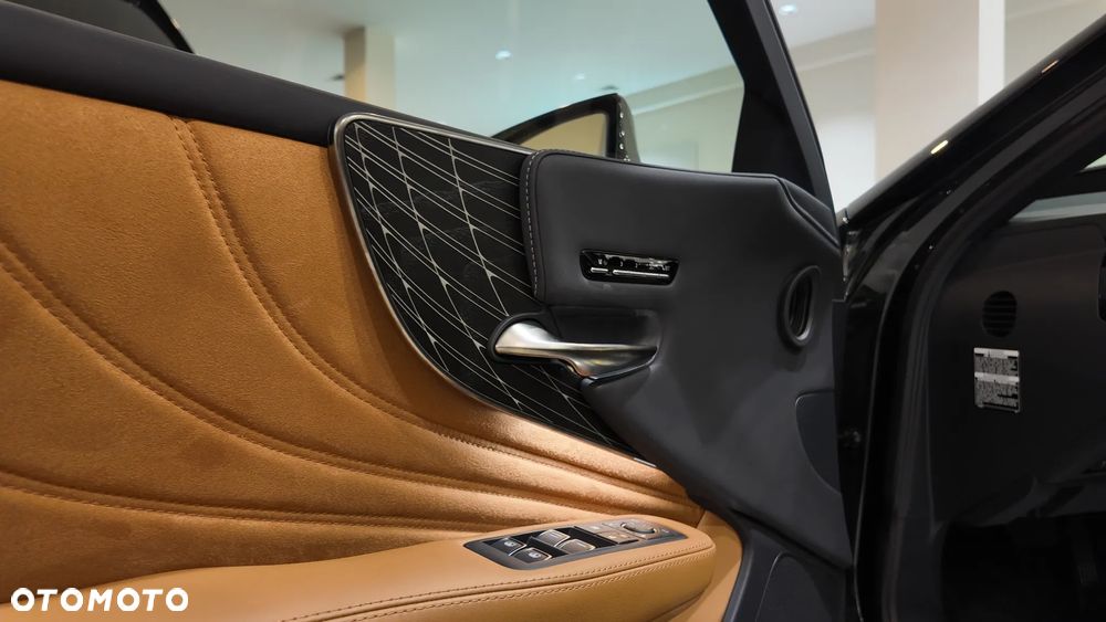 Lexus LS 500h Omotenashi AWD - 18