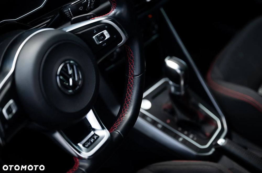Volkswagen Polo - 8