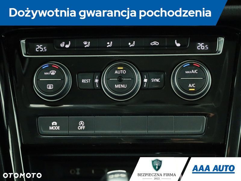 Volkswagen Touran - 11