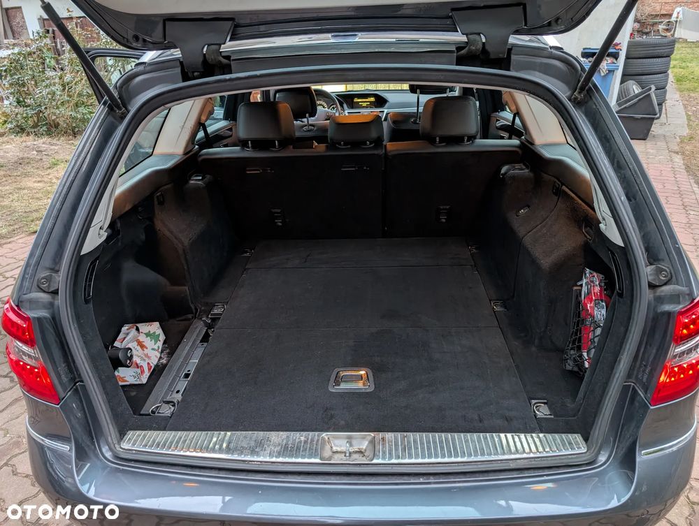 Mercedes-Benz Klasa E 350 T CDI DPF 4Matic BlueEFFICIENCY 7G-TRONIC - 14