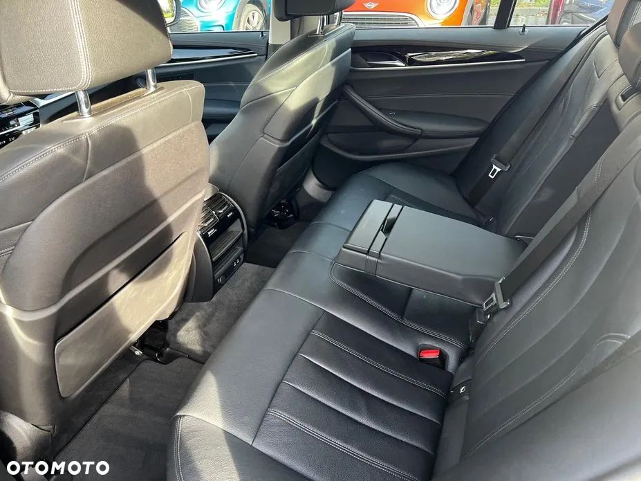 BMW Seria 5 530e Luxury Line - 24