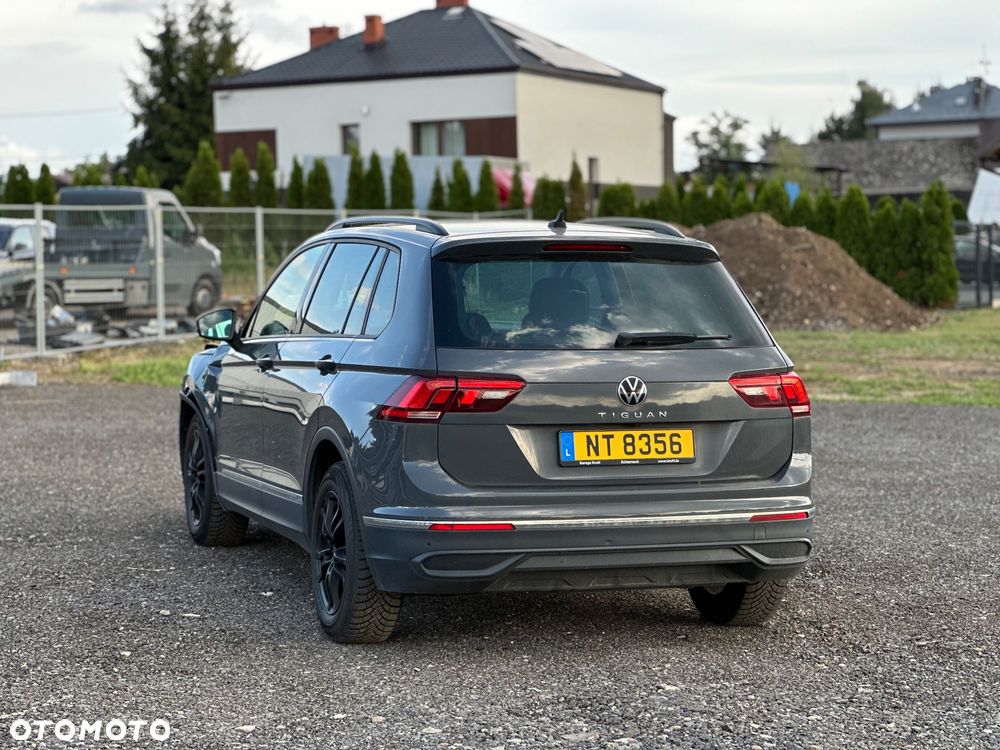 Volkswagen Tiguan - 11