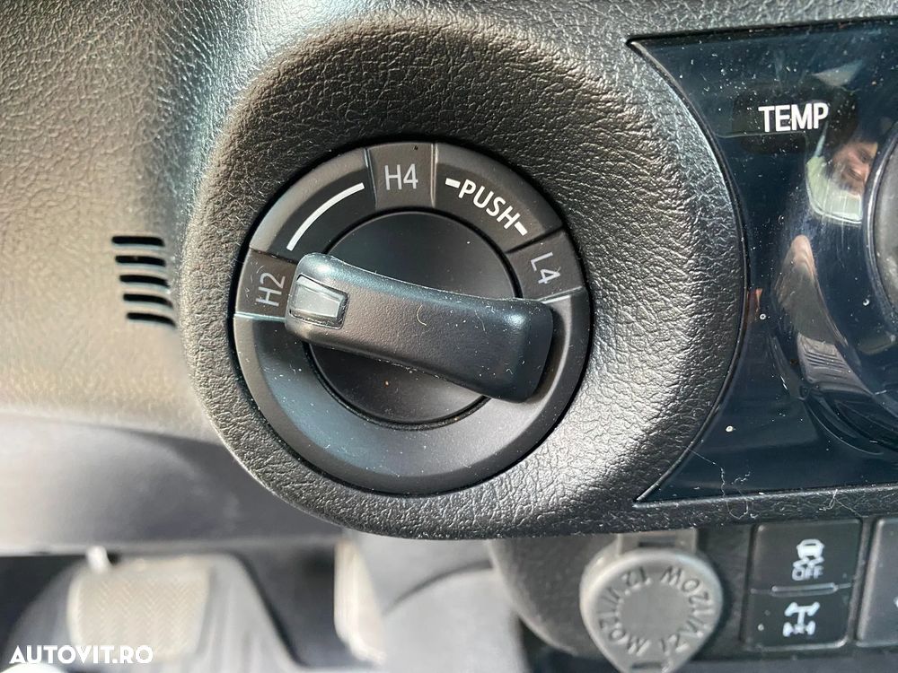 Toyota Hilux 2.8D 204CP 4x4 Double Cab AT Invincible - 10