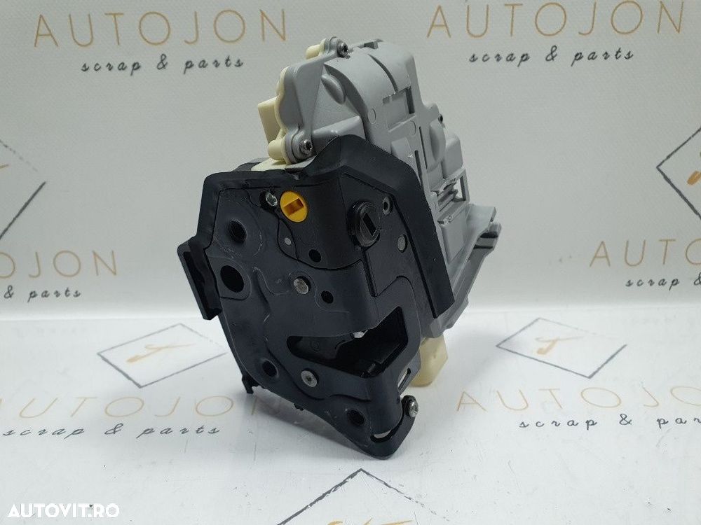 Broasca usa stanga spate VOLKSWAGEN PASSAT Variant 3C5 2005 - 2011 2.0 TDI BMP   3C4839015A - 2