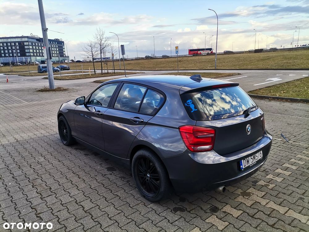 BMW Seria 1 114d Sport Line - 12