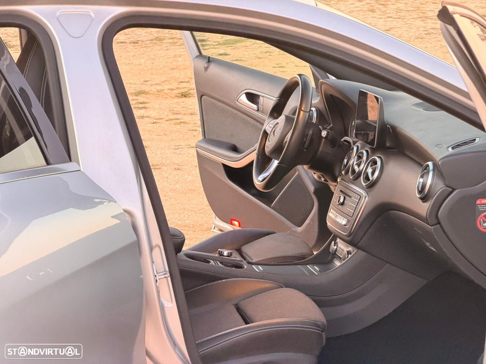 Mercedes-Benz A 180 d AMG Line Aut. - 28