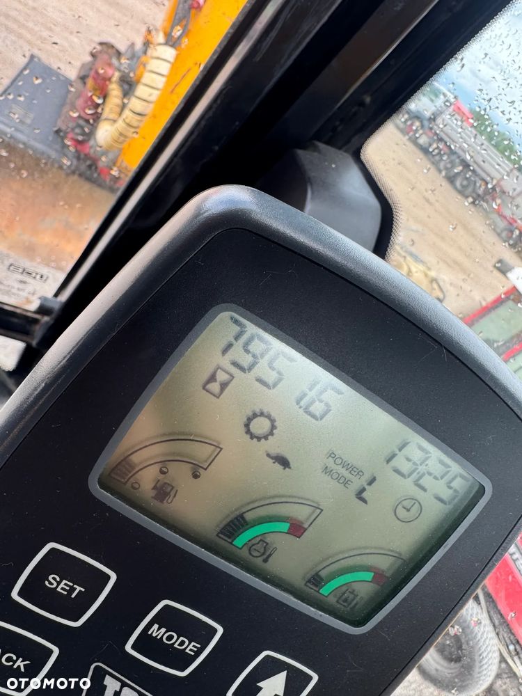 JCB js145 - 17