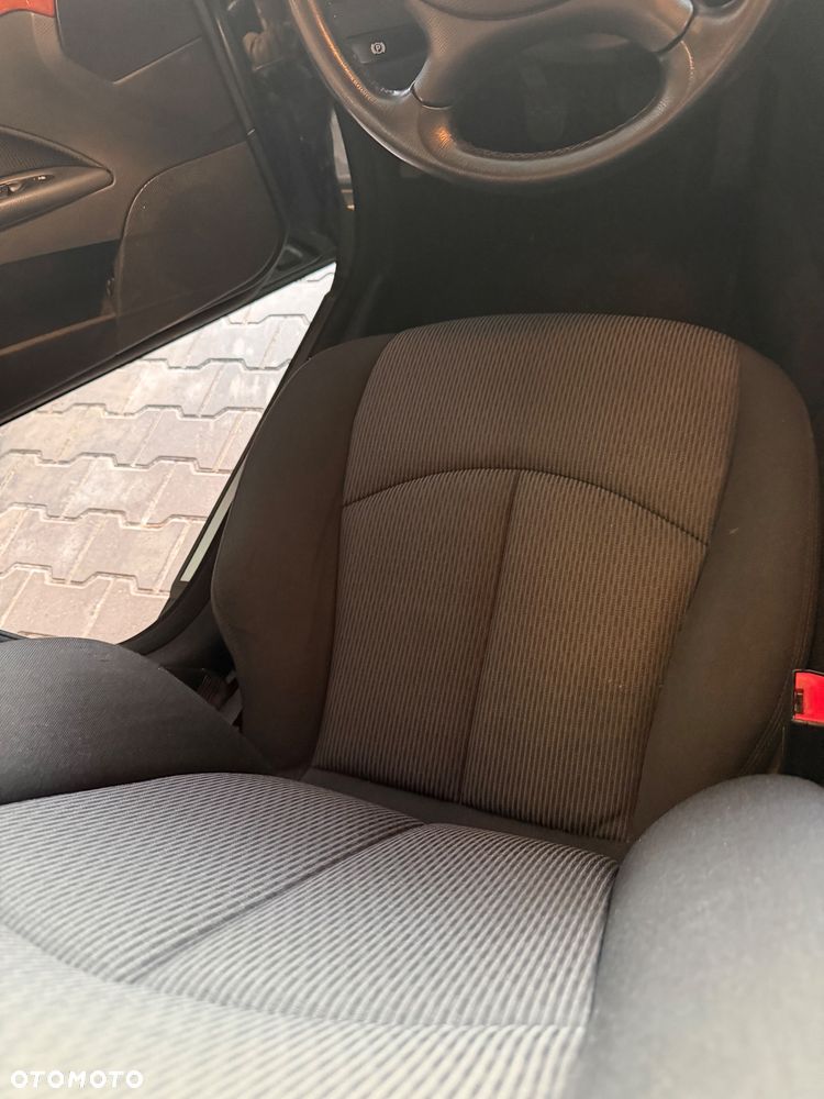 Mercedes-Benz Klasa E 200 CDI Classic DPF - 22