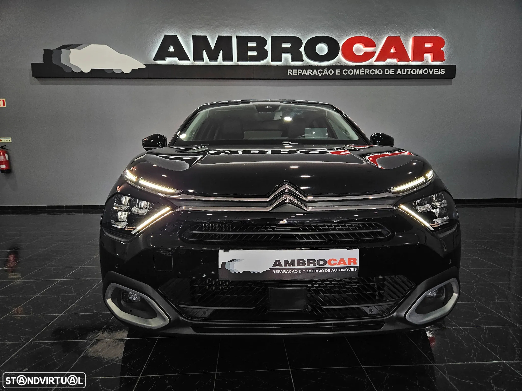 Citroën C4 BlueHDi 130 Stop&Start EAT8 SHINE - 32