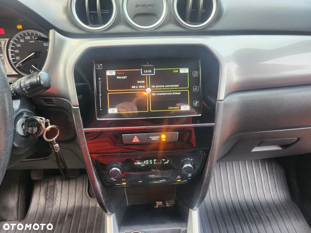 Suzuki Vitara 1.6 Comfort 2WD - 19