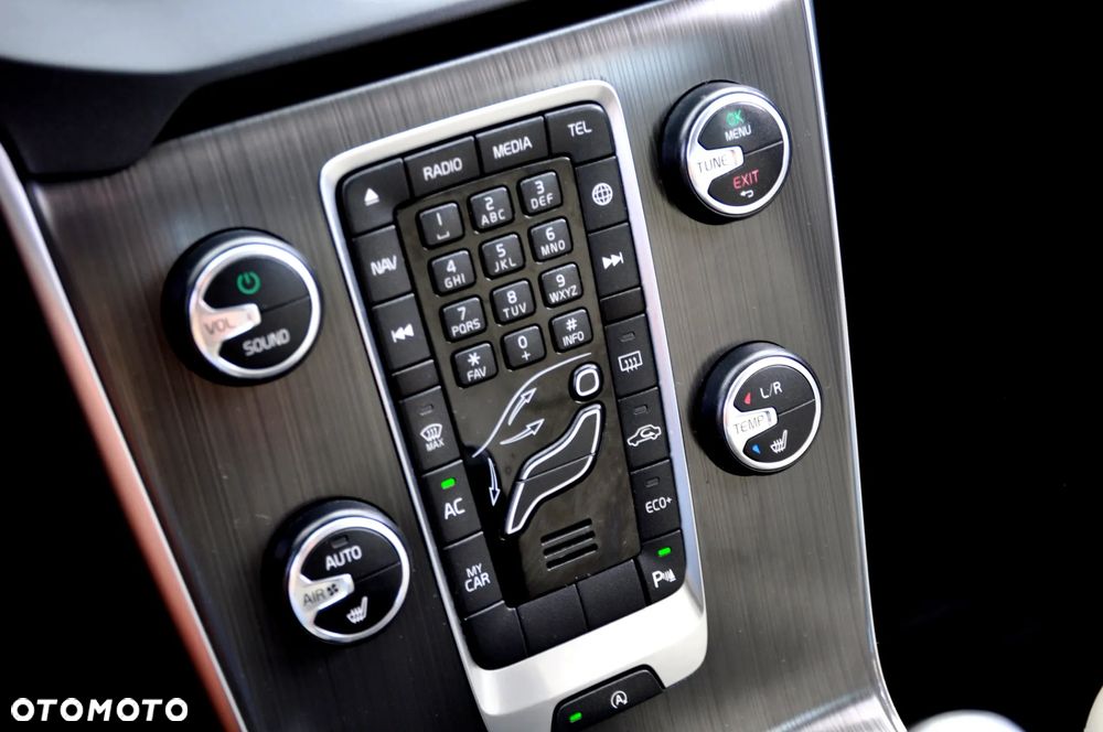 Volvo V40 T2 Geartronic Inscription - 37